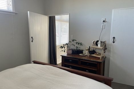 Photo of property in 19 Park Road, Carterton, 5713