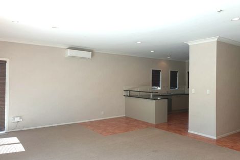 Photo of property in 102 Huntington Drive, Huntington Park, Auckland, 2013