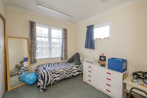 Photo of property in 19 Stanley Street, Levin, 5510