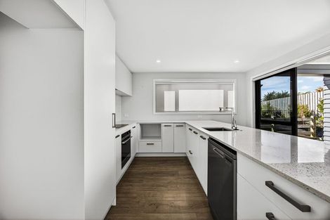 Photo of property in 54 Paparahi Place, Wainui, Silverdale, 0992