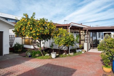 Photo of property in 10 Meeanee Quay, Westshore, Napier, 4110