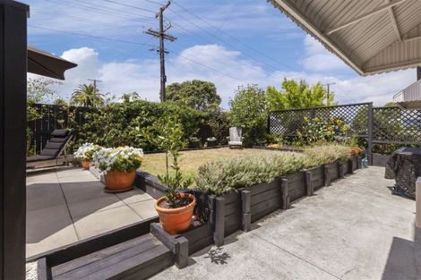 Photo of property in 1/5 Moana Avenue, Belmont, Auckland, 0622