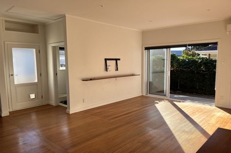 Photo of property in 9 Fife Lane, Miramar, Wellington, 6022