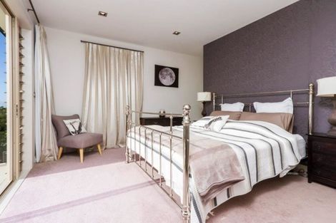 Photo of property in 121 Wade River Road, Stanmore Bay, Whangaparaoa, 0932