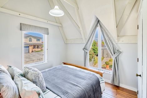 Photo of property in 74 Cypress Drive, Maungaraki, Lower Hutt, 5010