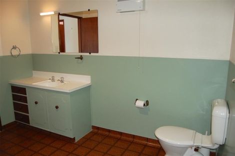 Photo of property in 27 Burns Road, Hospital Hill, Napier, 4110