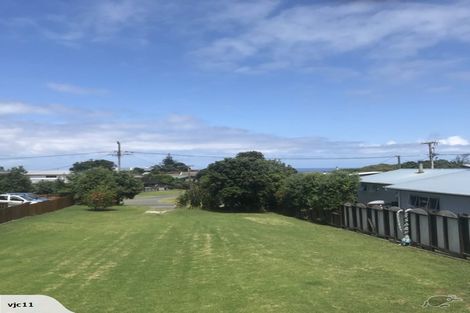 Photo of property in 9 Kelly Street, Baylys Beach, 0377