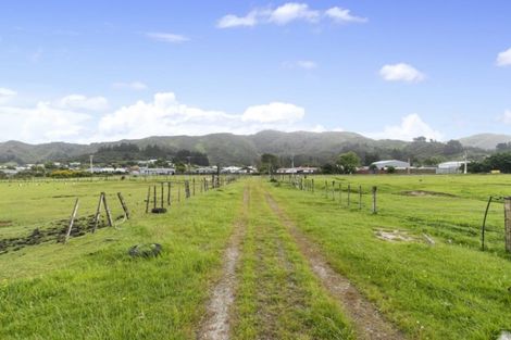 Photo of property in 104 Upper Fitzherbert Road, Wainuiomata, 5373