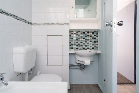 Photo of property in Fairmont Flats, 4c/20 Maarama Crescent, Aro Valley, Wellington, 6021