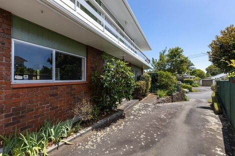 Photo of property in 4 Shortland Street, Lower Vogeltown, New Plymouth, 4310