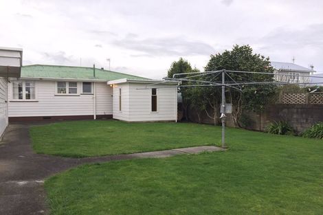 Photo of property in 1 Coddington Crescent, Masterton, 5810