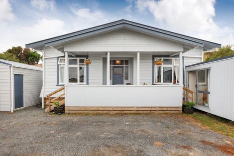 Photo of property in 42a Union Street, Foxton, 4814