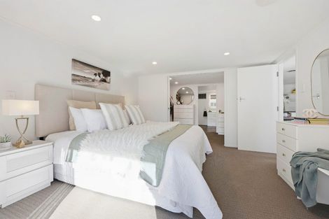 Photo of property in 5 Liston Crescent, Cockle Bay, Auckland, 2014