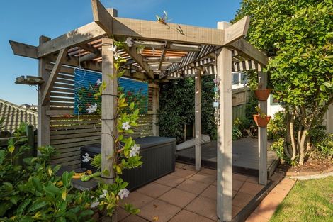 Photo of property in 27 Oteki Park Drive, Welcome Bay, Tauranga, 3112