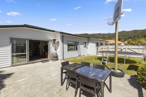 Photo of property in 10 Poppy Watts Grove, Stokes Valley, Lower Hutt, 5019