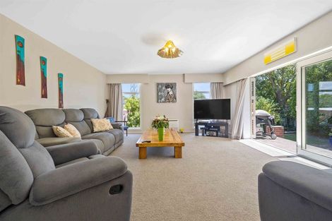 Photo of property in 6 Ilfracombe Place, Burnside, Christchurch, 8053