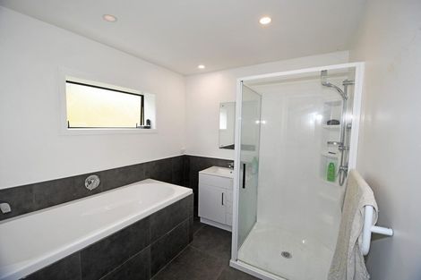 Photo of property in 17 Lupis Way, Kaiwaka, 0573