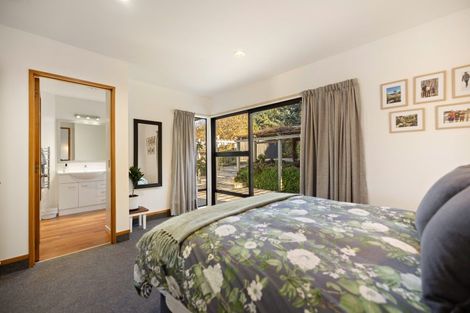 Photo of property in 110b Wynyard Crescent, Fernhill, Queenstown, 9300