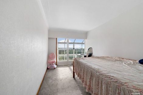 Photo of property in 102a Tiroroa Avenue, Te Atatu South, Auckland, 0610