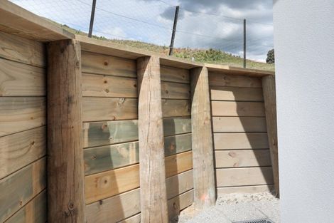 Photo of property in 13 Akitu Rise, Wanaka, 9305