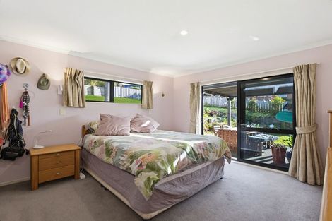Photo of property in 40 Te Kauri Place, Helensville, 0800