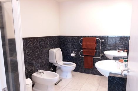 Photo of property in 1a/175 Hurstmere Road, Takapuna, Auckland, 0622