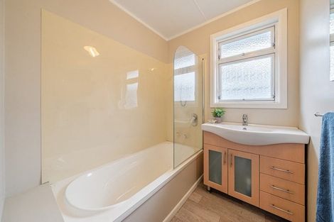 Photo of property in 86 Gibbons Street, Ebdentown, Upper Hutt, 5018