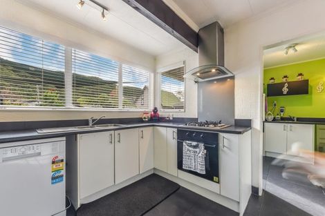 Photo of property in 14a Huia Street, Waikawa, Picton, 7220