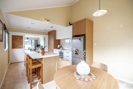 Photo of property in 4 Meadowcroft Grove, Johnsonville, Wellington, 6037