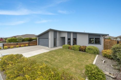 Photo of property in 32 Tennyson Avenue, Kelvin Grove, Palmerston North, 4414
