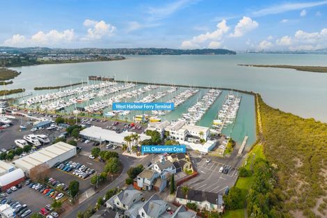 Photo of property in 11l Clearwater Cove, West Harbour, Auckland, 0618