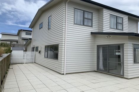 Photo of property in 5b Sandino Place, Grenada Village, Wellington, 6037