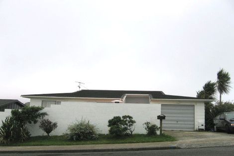 Photo of property in 68 Baylands Drive, Newlands, Wellington, 6037