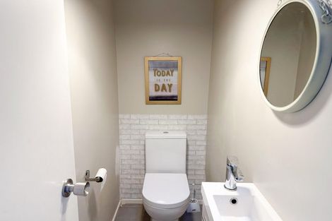 Photo of property in 5 Glenmore Road, Sunnyhills, Auckland, 2010