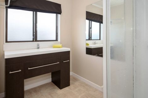 Photo of property in 39 Greenstone Place, Clover Park, Auckland, 2019