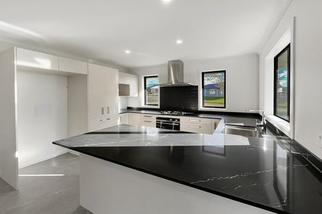 Photo of property in 11 Gibraltar Way, Fitzherbert, Palmerston North, 4410