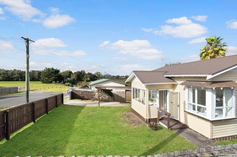 Photo of property in 2c Waiari Road, Conifer Grove, Takanini, 2112
