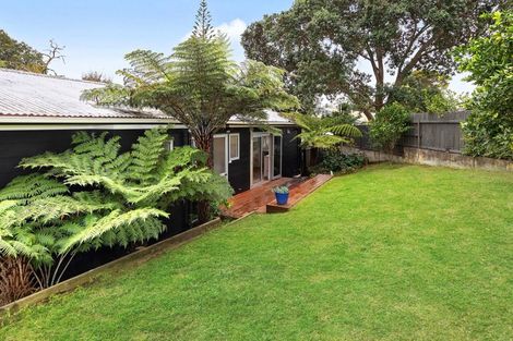 Photo of property in 1/150 Seabrook Avenue, New Lynn, Auckland, 0600