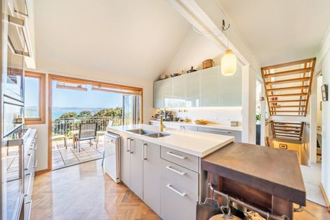 Photo of property in 28 Ngaumatau Road, Point Howard, Lower Hutt, 5013