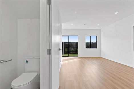 Photo of property in 47 Whare Kauri Road, Papakura, 2110