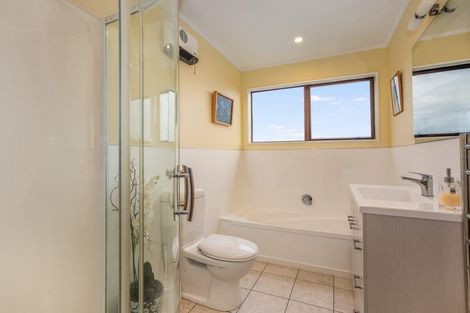Photo of property in 18 Tremaine Place, Camborne, Porirua, 5026