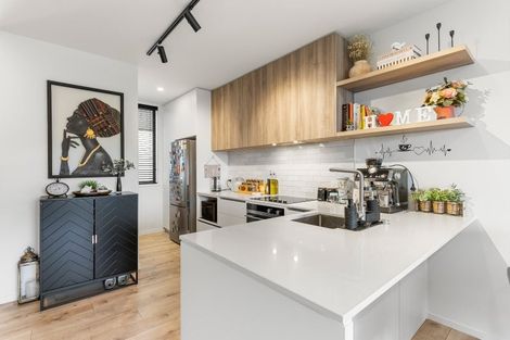 Photo of property in 14 Ara Toutouwai, Karori, Wellington, 6012