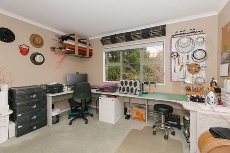 Photo of property in 8a Williams Terrace, Fitzherbert, Palmerston North, 4410