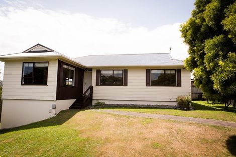 Photo of property in 19 Wingfield Place, Churton Park, Wellington, 6037