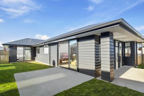 Photo of property in 32 Rotomanu Place, Pyes Pa, Tauranga, 3112