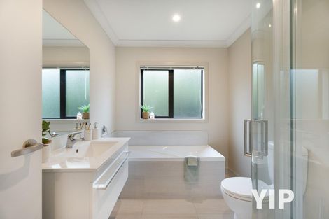 Photo of property in 15 Brindle Way, Newlands, Wellington, 6037