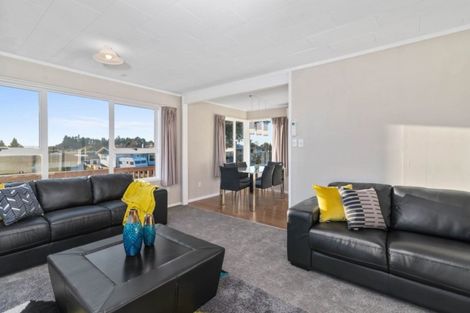 Photo of property in 8 Browning Crescent, Owhata, Rotorua, 3010