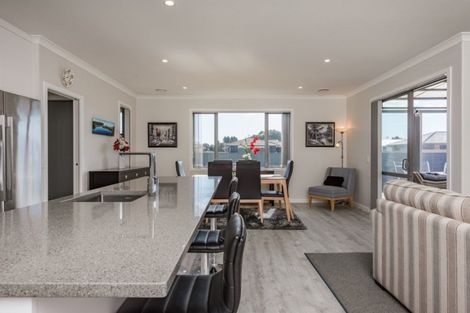 Photo of property in 6 Christow Court, Paraparaumu, 5032