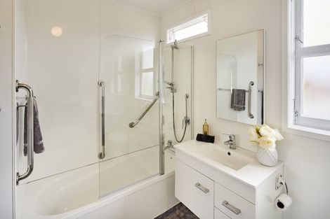 Photo of property in 229 Karori Road, Karori, Wellington, 6012