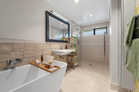 Photo of property in 42a Carter Drive, Pomare, Rotorua, 3015